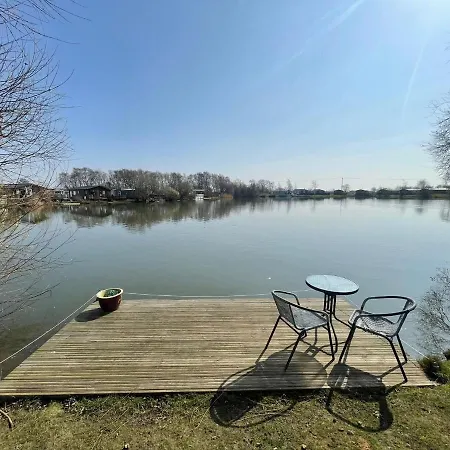 Indulgence Lakeside Lodge I1 With Hot Tub, Private Fishing Peg Situated At Tattershall Lakes Country Park Exterior photo