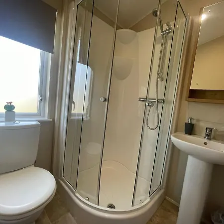 Indulgence Lakeside Lodge I1 With Hot Tub, Private Fishing Peg Situated At Tattershall Lakes Country Park Exterior photo