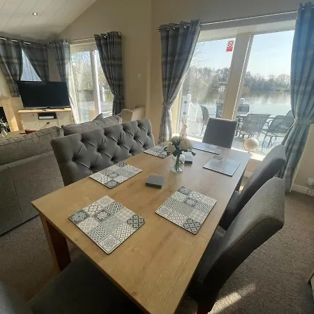 Indulgence Lakeside Lodge I1 With Hot Tub, Private Fishing Peg Situated At Tattershall Lakes Country Park Exterior photo