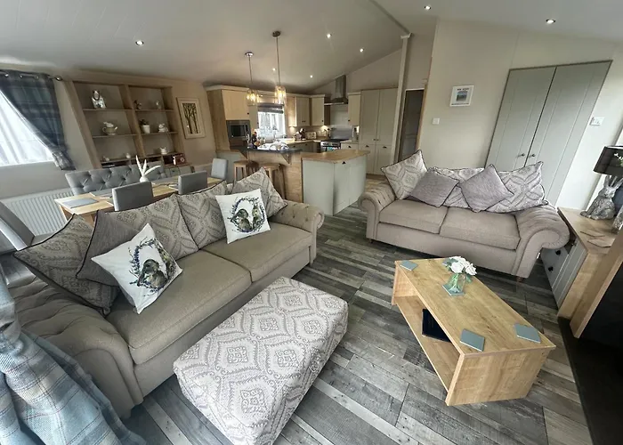 Indulgence Lakeside Lodge I1 With Hot Tub, Private Fishing Peg Situated At Tattershall Lakes Country Park