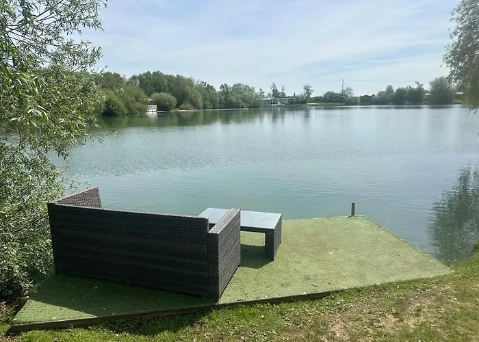 Indulgence Lakeside Lodge I1 With Hot Tub, Private Fishing Peg Situated At Tattershall Lakes Country Park