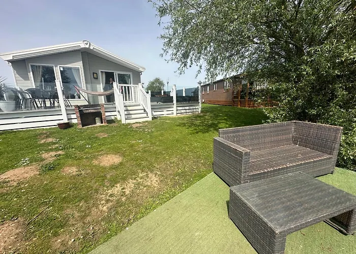 Indulgence Lakeside Lodge I1 With Hot Tub, Private Fishing Peg Situated At Tattershall Lakes Country Park